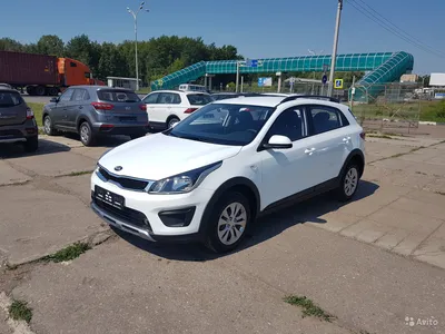 Прокат авто Kia Rio 2016 г. белого цвета в Москве с доставкой.