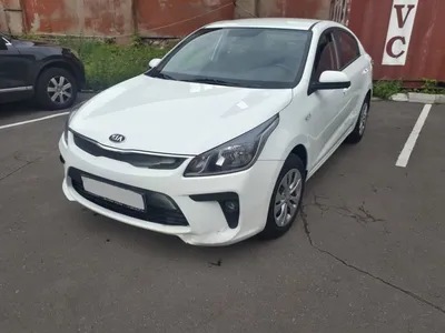 Прокат авто Kia Rio 2018 г. белого цвета в Москве с доставкой.