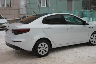 Kia Rio - тонировка стекол и фар, оклейка крыши автомобиля