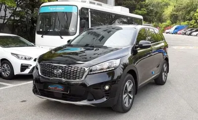 Kia Sorento 2.0 CRDi на подъёмнике. «Расход в городе — 7,5 литра солярки»