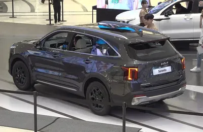 Kia Sorento 2024 - фото в новом кузове: салон, вид снаружи, багажник