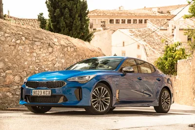 Фото KIA Stinger - фотографии КИА Стингер