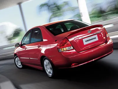 Серебристый Kia Cerato 2008 года с пробегом по цене 360 000 руб. в  Новосибирске