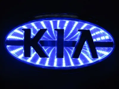 Эмблема Kia Стразы — KIA Rio (4G), 1,4 л, 2020 года | аксессуары | DRIVE2