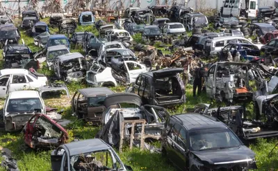 Кладбище машин в Буче: фото, видео | Новости Украины | LIGA.net