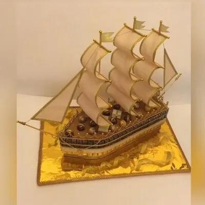 Купить Корабль-парусник из конфет | Skrami.ru