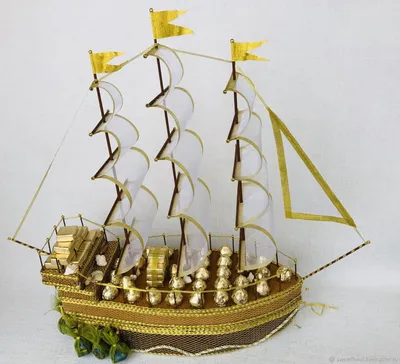 Золотой кораблик из конфет. Мастер-класс с пошаговыми фото