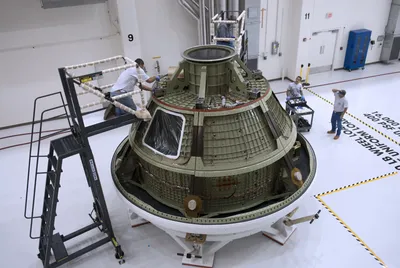 NASA собрала корабль Orion для миссии Artemis II