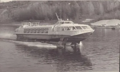 пассажирский корабль типа \"Ракета\" с рекой Редакционное Стоковое Фото -  изображение насчитывающей мотор, воссоздание: 229741408