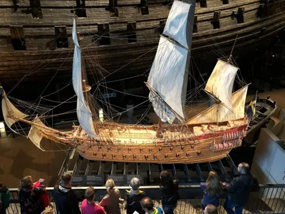Корабль – музей Васа на острове Дьюргорден в Стокгольме, Швеция. -  allyestate.com
