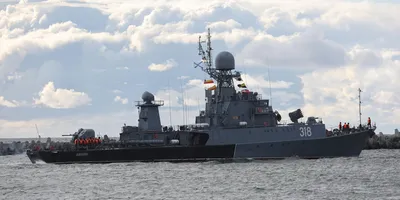 Корабли Балтийского флота вернулись из дальнего похода к берегам Сирии -  Российская газета