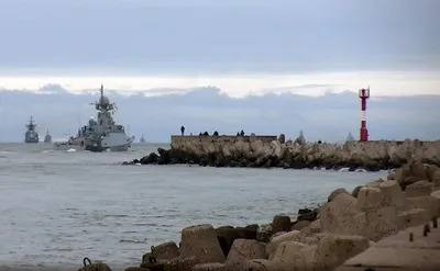 20 боевых кораблей Балтийского флота вышли в море на учения - Российская  газета