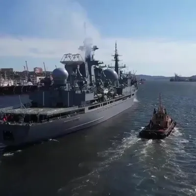 Во Владивостоке торжественно встретили корабли Тихоокеанского флота,  которые вернулись из дальнего похода. Новости. Первый канал