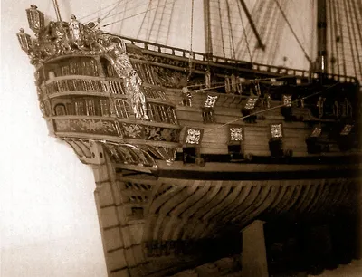 Декор половина пиратского корабля (корма), средний