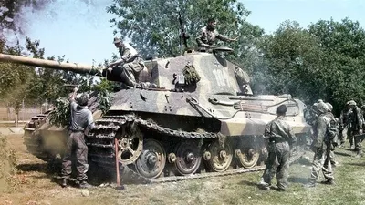 Pz.Kpfw.VI Ausf.B \"Tiger II\" Королевский тигр — Каропка.ру — стендовые  модели, военная миниатюра