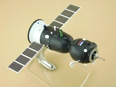 Космический корабль «Союз» [Готовая модель] (1:50) - Модели ракет -  космический магазин AstroZona.ru