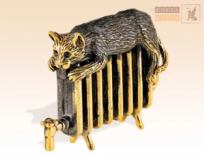 фигурка Кот на Батарее из бронзы на янтаре купить