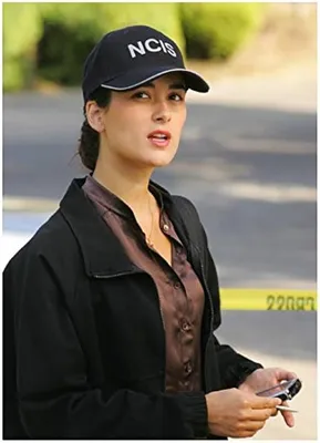 Cote de pablo and pauley perrette hi-res stock photography and images -  Alamy