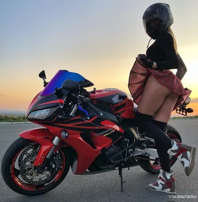 Заводные курвы: горячие девушки на мотоциклах 