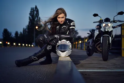 Огненные леди: фото с красивыми девушками на мотоциклах 