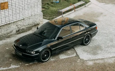 Купил за 7000, вложил 25.000 долларов. История любви к BMW E38