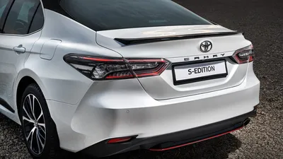 Toyota Camry получила спортивную версию S-Edition