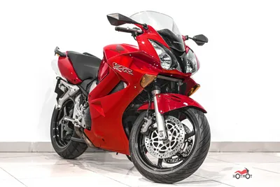 2024: Красный мотоцикл фотография