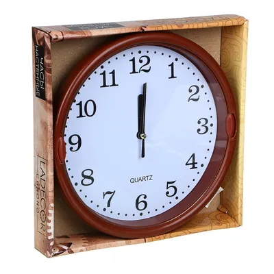 Круглые часы показывают точно один час Стоковое Изображение - изображение  насчитывающей час, шкала: 38756933