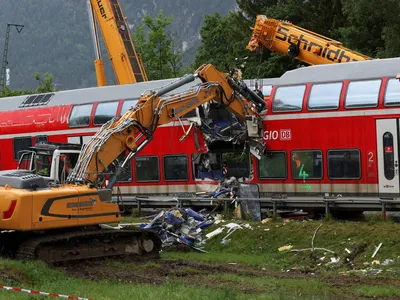 Среди погибших в результате крушения поезда в Германии оказались две  украинки: Происшествия: Мир: Lenta.ru