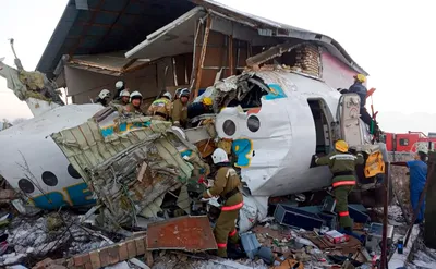 Крушение пассажирского самолета в Казахстане. Главное — РБК