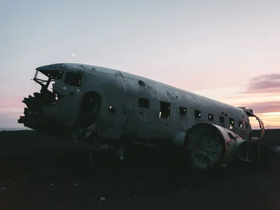 Крушение самолета под Алматы: какие версии происшествия рассматриваются |  Inbusiness.kz