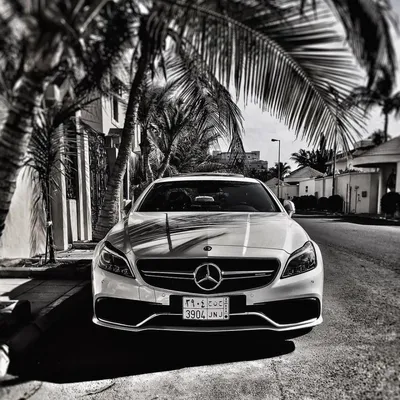 Mercedes крутая , профессиональное фото…» — создано в Шедевруме