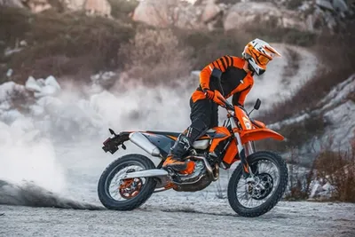 Full HD фотография мотоцикла KTM: Великолепие в каждой пикселе