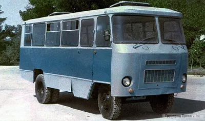 Наши Автобусы. MODIMIO. : Коллекционная масштабная модель 1:43 Автобус  Кубань-Г1А1-02 бело-голубой с журналом №3 (Наши Автобусы. Modimio)