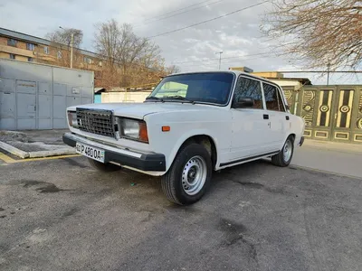 Купить б/у Lada (ВАЗ) 2107 1982-2012 1.6 MT (74 л.с.) бензин механика в  Ногинске: серый Лада 2107 2010 седан 2010 года на Авто.ру ID 1119466274