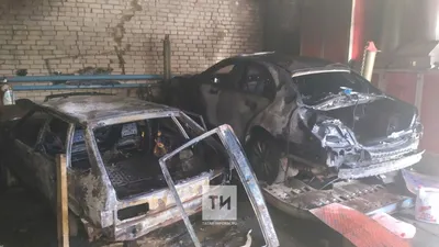 В Казани Лада 14-й модели врезалась в столб, двое погибли