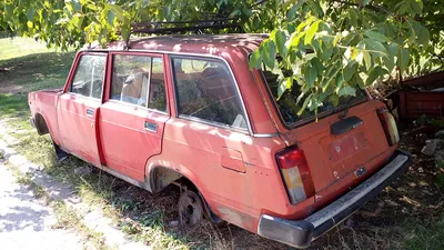 File:1990 Lada 2104 (25126371137).jpg - Wikimedia Commons