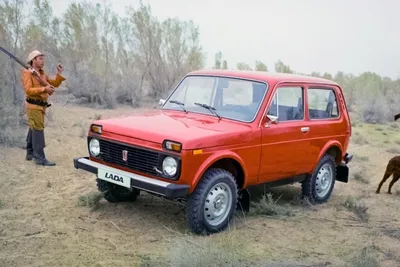 Novyy Urengoy, Russia - September 15, 2012: Soviet Offroad Car Lada 2121  Niva In A City Street. Stock Photo, Picture and Royalty Free Image. Image  186082200.