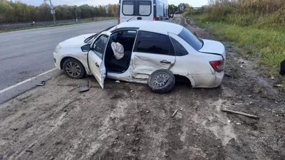 В Башкирии 36-летний водитель скончался в перевернувшейся «Lada Granta» -  Новости - Уфа - UTV