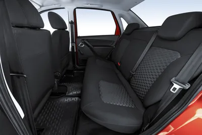 LADA Granta седан 2024 - фото в новом кузове: салон, вид снаружи, багажник