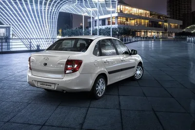 LADA Granta седан в новом кузове: комплектации и цены, купить у  официального дилера в Москве