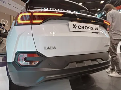 АвтоВАЗ официально представил кроссовер Lada X-Cross 5. Его будут делать на  заводе Nissan вместо X-Trail :: Autonews