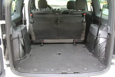 Пространство в багажнике Lada Largus: удобство и практичность