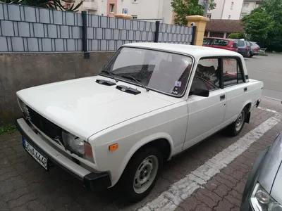 Lada 2105 editorial photo. Image of damaged, machine - 214756201