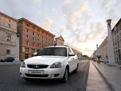 Lada Приора седан 1.6 бензиновый 2010 | белый люкс на DRIVE2