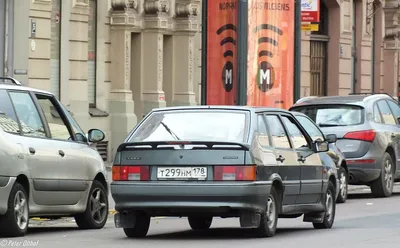 Сравнение Lada (ВАЗ) 2114 и Lada (ВАЗ) 2115 по характеристикам, стоимости  покупки и обслуживания. Что лучше - Лада 2114 или Лада 2115