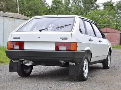 Lada Samara Vaz 2109, Lada Sputnik. Old Used Car in a Good Condition  Editorial Stock Image - Image of road, lada: 256940624