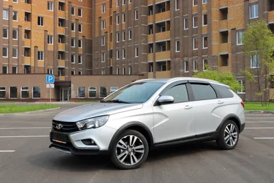 File:Lada Vesta SW Cross 01.jpg - Wikimedia Commons