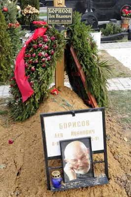 Алексей Кравченко почтил память Льва Борисова и показал архивное фото