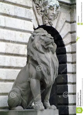 Каменный лев в столице Венгрии Будапешта Стоковое Фото - изображение  насчитывающей сторона, статуя… | Лев искусство, Скульптуры животных,  Художественные инсталляции
